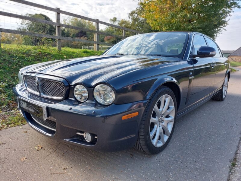 Jaguar_XJ_Sovereign_LWB_X358_Auto